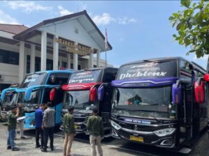 Kasus Penyalahgunaan Dana BOS, 7 Bus dan 3 Mobil Disita Kejari Ponorogo