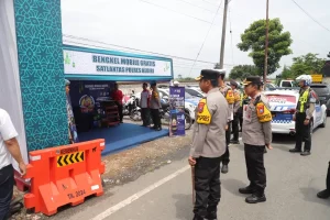 Pos Pelayanan Mengkreng Mudik Lebaran Polres Kediri Sediakan Cek Kesehatan, Pijat dan Bengkel Mobile Gratis untuk Masyarakat